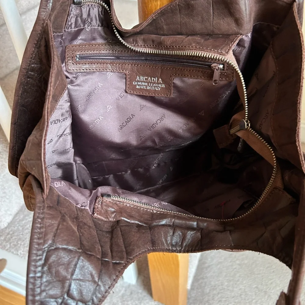 Arcadia Brown Genuine Leather Shoulder Bag - Picture 3 of 15